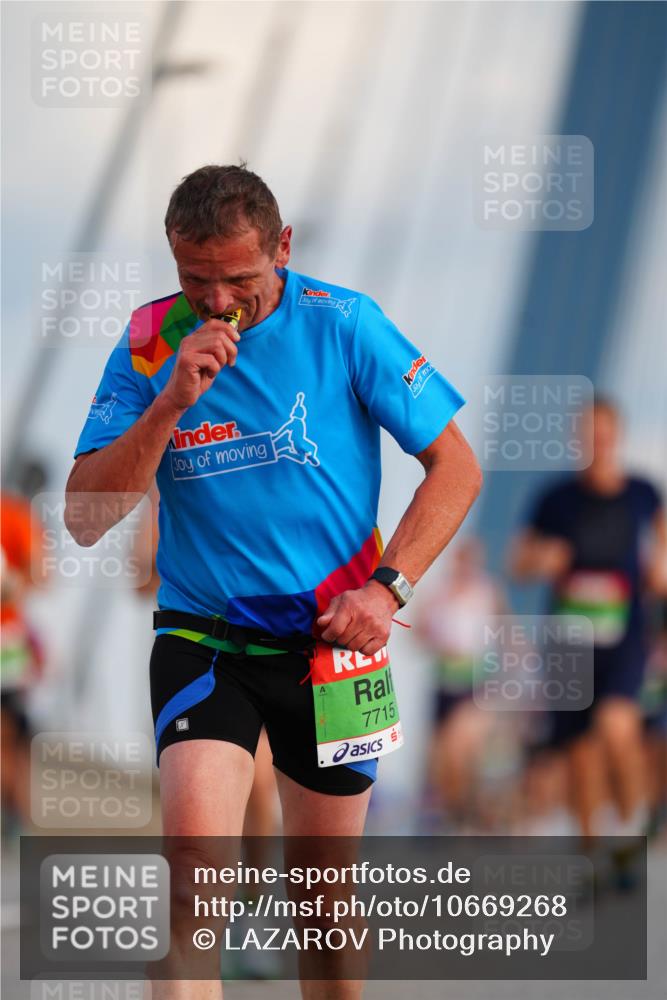 03.10.2026 - Köhlbrandbrückenlauf LAZAROV Photography http://msf.ph/oto/10669268 03.10.2026 15:22:09 Position 1 7715 meine-sportfotos.de