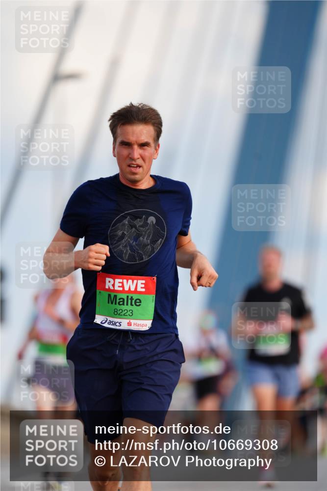 03.10.2026 - Köhlbrandbrückenlauf LAZAROV Photography http://msf.ph/oto/10669308 03.10.2026 15:22:15 Position 1 8223 meine-sportfotos.de