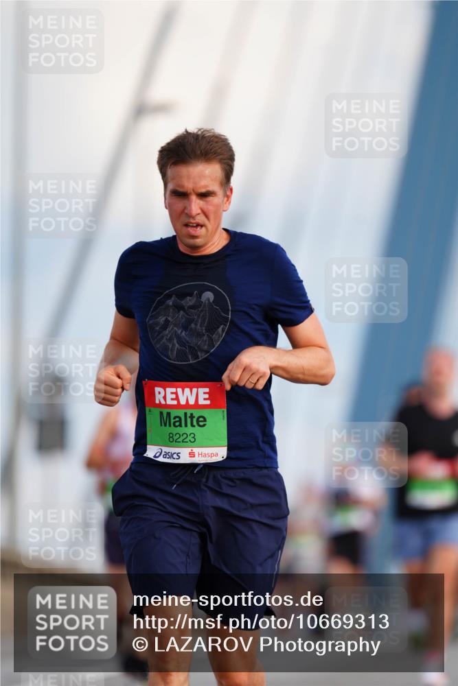 03.10.2026 - Köhlbrandbrückenlauf LAZAROV Photography http://msf.ph/oto/10669313 03.10.2026 15:22:16 Position 1 8223 meine-sportfotos.de