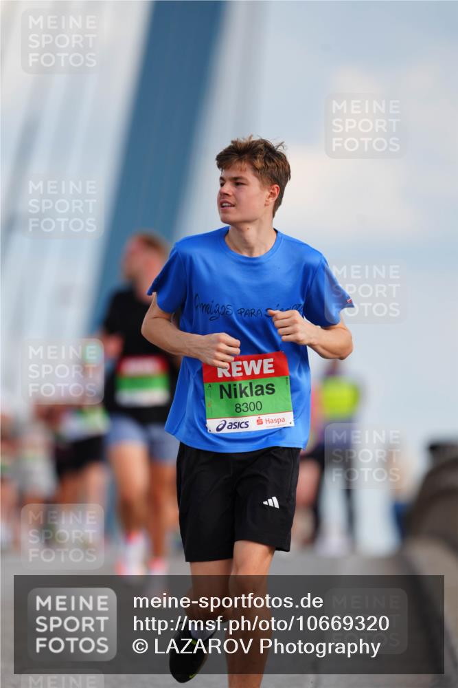 03.10.2026 - Köhlbrandbrückenlauf LAZAROV Photography http://msf.ph/oto/10669320 03.10.2026 15:22:17 Position 1 8300 meine-sportfotos.de