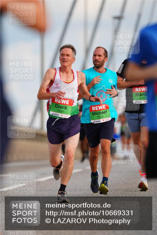 03.10.2026 - Köhlbrandbrückenlauf LAZAROV Photography http://msf.ph/oto/10669331 03.10.2026 15:22:19 Position 1 7554, 7319, 8159 meine-sportfotos.de