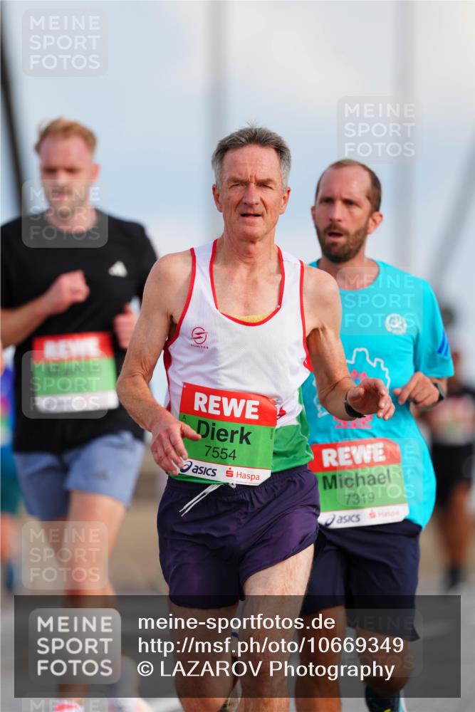 03.10.2026 - Köhlbrandbrückenlauf LAZAROV Photography http://msf.ph/oto/10669349 03.10.2026 15:22:22 Position 1 7554, 7319 meine-sportfotos.de