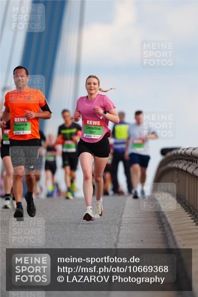 03.10.2026 - Köhlbrandbrückenlauf LAZAROV Photography http://msf.ph/oto/10669368 03.10.2026 15:22:25 Position 1 8258, 7897 meine-sportfotos.de