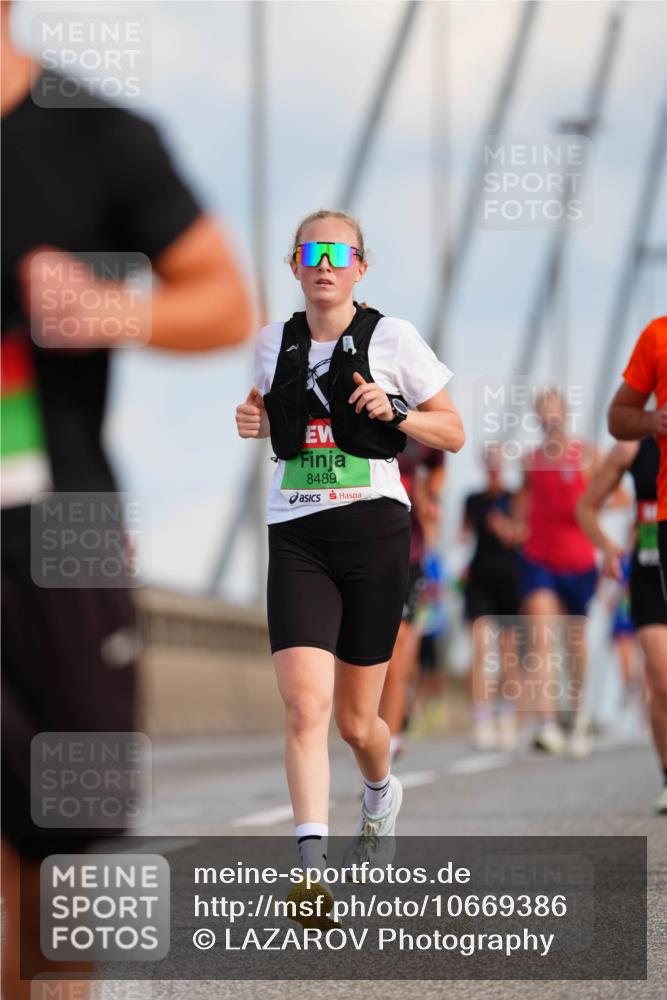 03.10.2026 - Köhlbrandbrückenlauf LAZAROV Photography http://msf.ph/oto/10669386 03.10.2026 15:22:27 Position 1 8489 meine-sportfotos.de