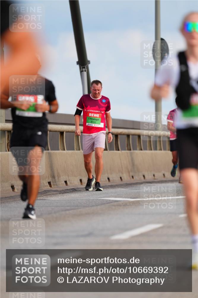 03.10.2026 - Köhlbrandbrückenlauf LAZAROV Photography http://msf.ph/oto/10669392 03.10.2026 15:22:28 Position 1 54, 8153 meine-sportfotos.de