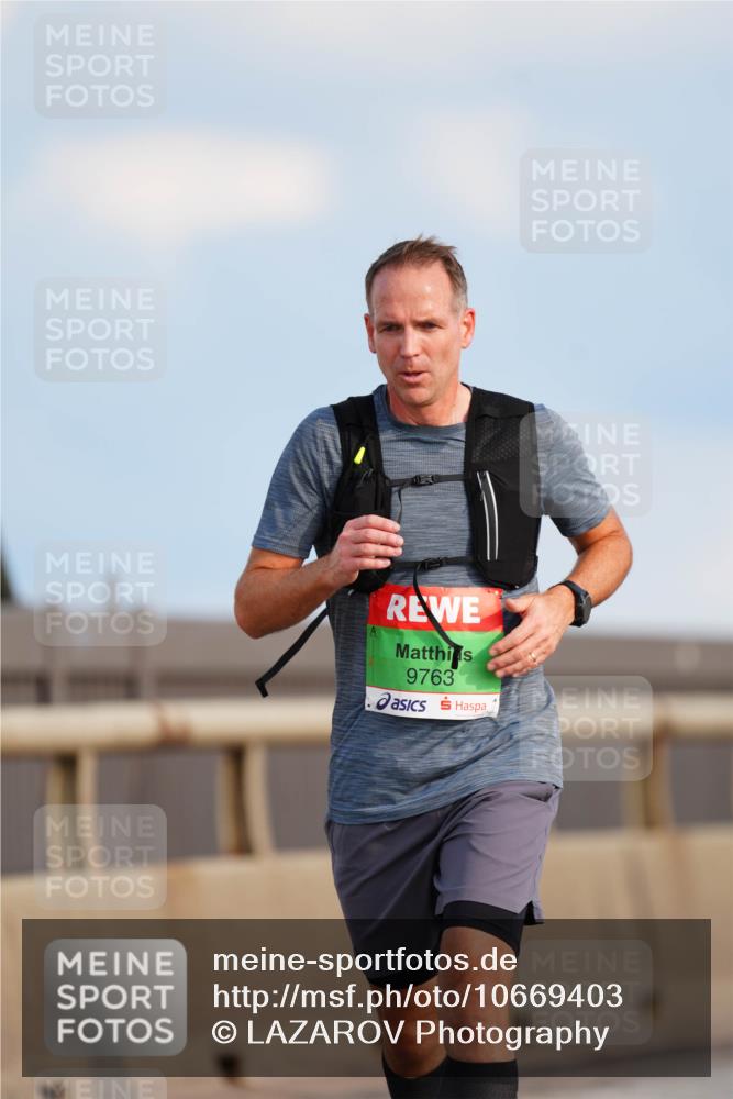 03.10.2026 - Köhlbrandbrückenlauf LAZAROV Photography http://msf.ph/oto/10669403 03.10.2026 15:22:30 Position 1 9763 meine-sportfotos.de