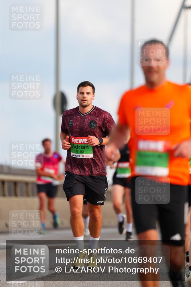 03.10.2026 - Köhlbrandbrückenlauf LAZAROV Photography http://msf.ph/oto/10669407 03.10.2026 15:22:31 Position 1 8192 meine-sportfotos.de