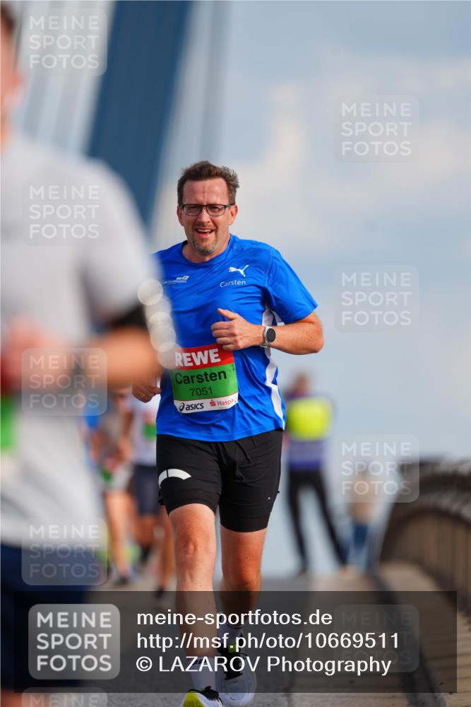 03.10.2026 - Köhlbrandbrückenlauf LAZAROV Photography http://msf.ph/oto/10669511 03.10.2026 15:22:51 Position 1 7051 meine-sportfotos.de