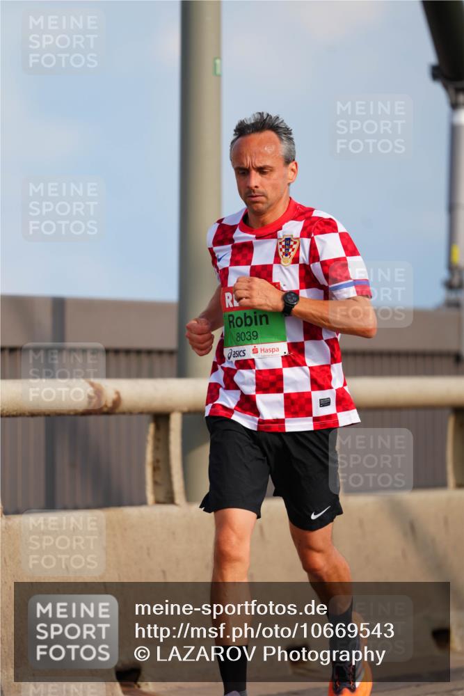 03.10.2026 - Köhlbrandbrückenlauf LAZAROV Photography http://msf.ph/oto/10669543 03.10.2026 15:22:58 Position 1 8039 meine-sportfotos.de