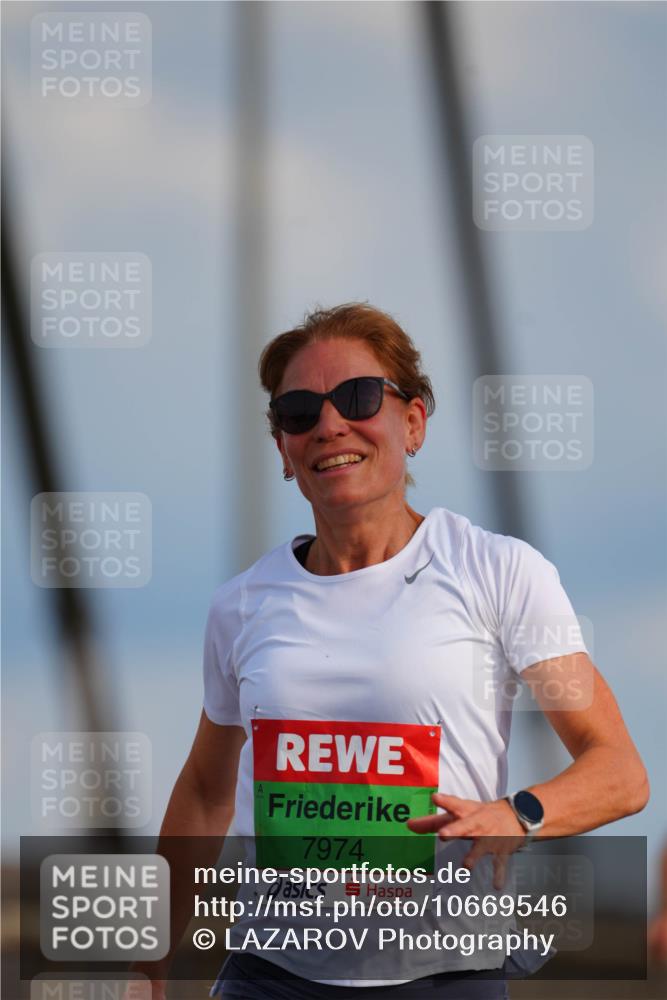 03.10.2026 - Köhlbrandbrückenlauf LAZAROV Photography http://msf.ph/oto/10669546 03.10.2026 15:23:00 Position 1 7974 meine-sportfotos.de