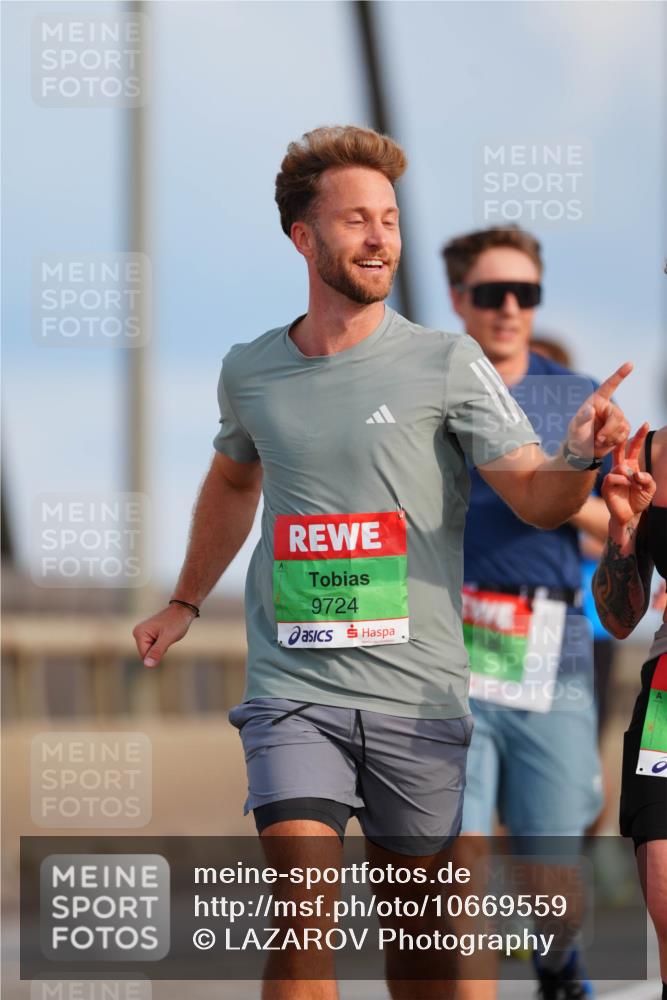 03.10.2026 - Köhlbrandbrückenlauf LAZAROV Photography http://msf.ph/oto/10669559 03.10.2026 15:23:02 Position 1 9724 meine-sportfotos.de