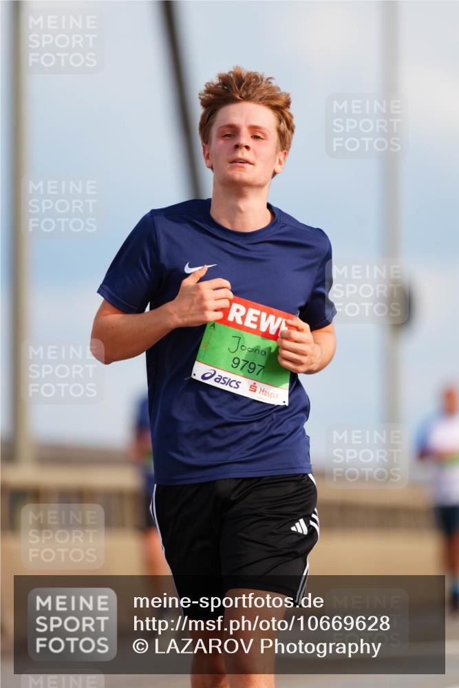 03.10.2026 - Köhlbrandbrückenlauf LAZAROV Photography http://msf.ph/oto/10669628 03.10.2026 15:23:14 Position 1 9797 meine-sportfotos.de