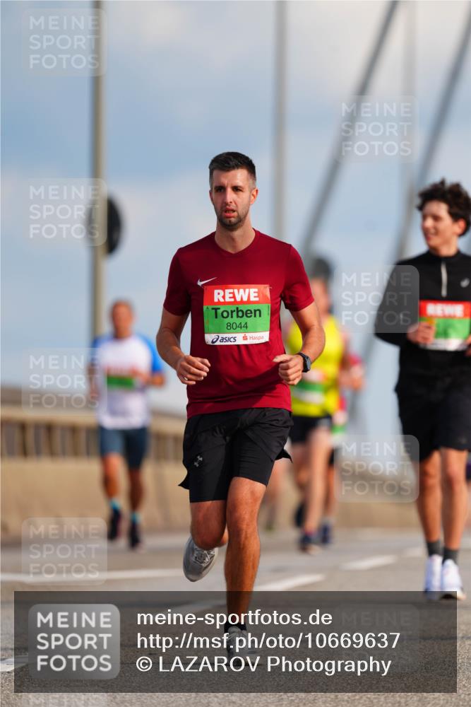03.10.2026 - Köhlbrandbrückenlauf LAZAROV Photography http://msf.ph/oto/10669637 03.10.2026 15:23:15 Position 1 8044 meine-sportfotos.de