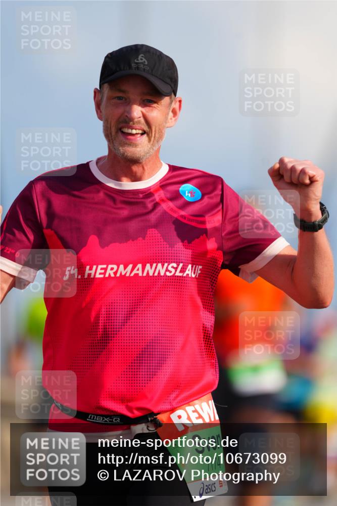 03.10.2026 - Köhlbrandbrückenlauf LAZAROV Photography http://msf.ph/oto/10673099 03.10.2026 15:23:29 Position 1 22, 0, 54, 7174 meine-sportfotos.de