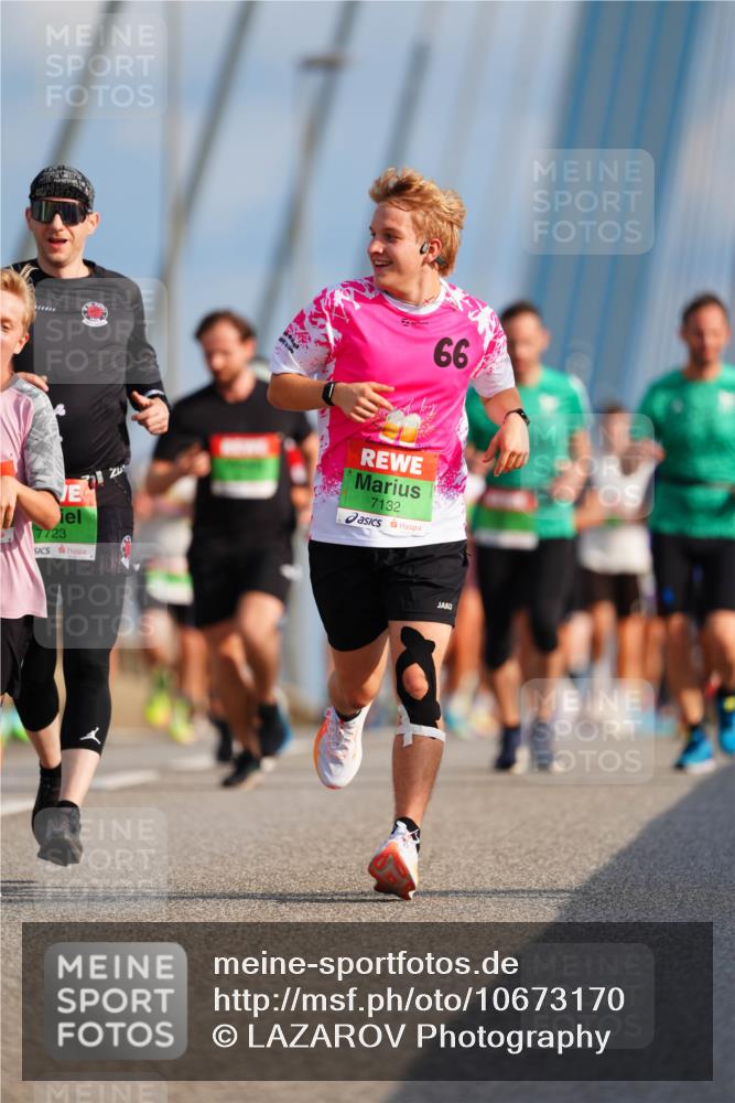 03.10.2026 - Köhlbrandbrückenlauf LAZAROV Photography http://msf.ph/oto/10673170 03.10.2026 15:23:37 Position 1 7723, 66, 7132 meine-sportfotos.de