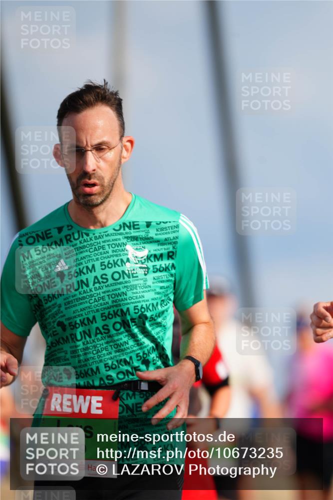 03.10.2026 - Köhlbrandbrückenlauf LAZAROV Photography http://msf.ph/oto/10673235 03.10.2026 15:23:48 Position 1 5, 56, 56, 56, 56, 56, 56, 56, 56, 56, 56, 56, 56, 56, 56, 50, 8209, 56, 56 meine-sportfotos.de