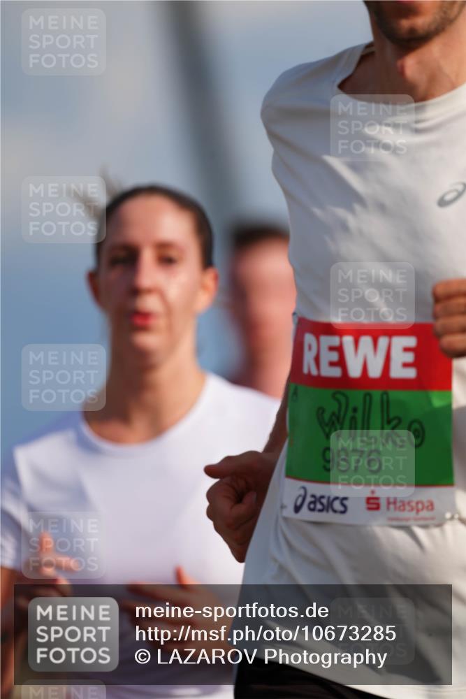 03.10.2026 - Köhlbrandbrückenlauf LAZAROV Photography http://msf.ph/oto/10673285 03.10.2026 15:23:57 Position 1 9876 meine-sportfotos.de