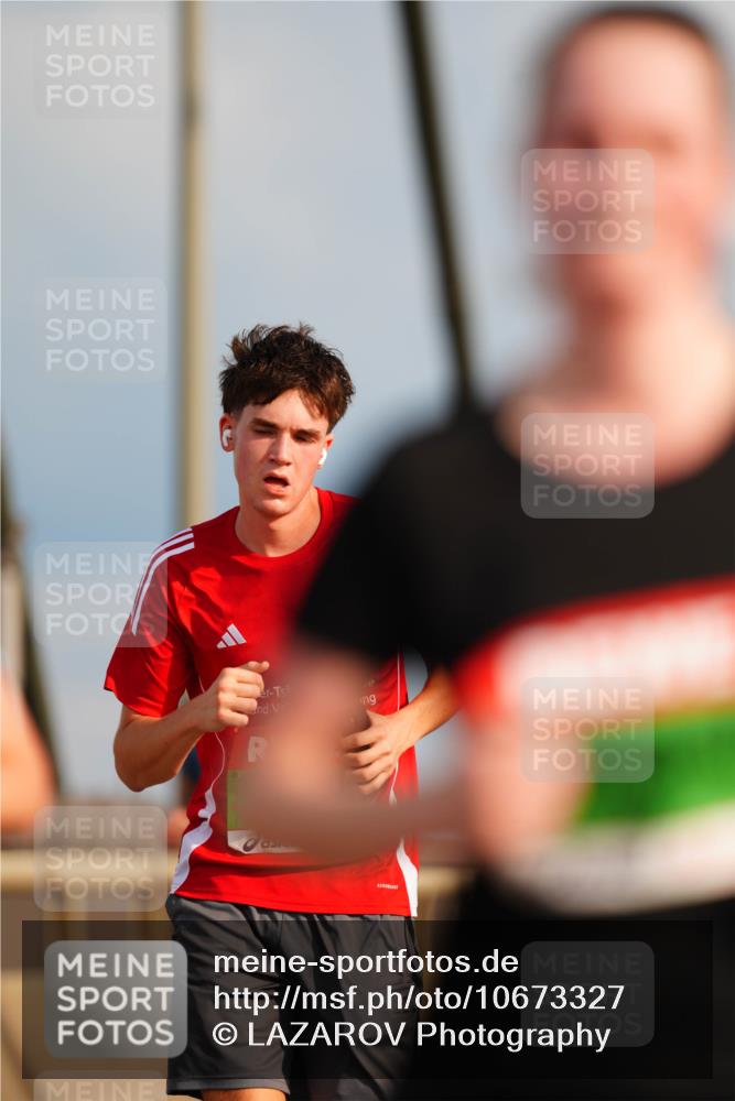 03.10.2026 - Köhlbrandbrückenlauf LAZAROV Photography http://msf.ph/oto/10673327 03.10.2026 15:24:04 Position 1  meine-sportfotos.de