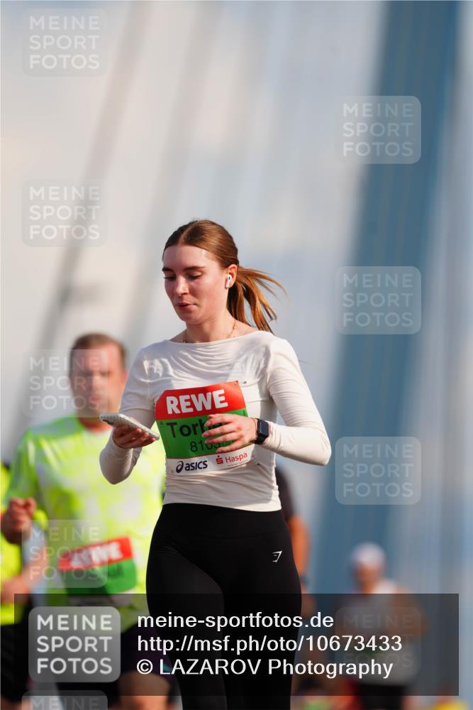 03.10.2026 - Köhlbrandbrückenlauf LAZAROV Photography http://msf.ph/oto/10673433 03.10.2026 15:24:27 Position 1 8105, 7 meine-sportfotos.de