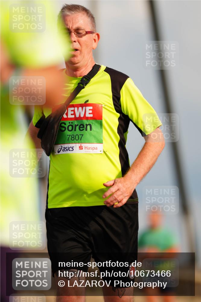 03.10.2026 - Köhlbrandbrückenlauf LAZAROV Photography http://msf.ph/oto/10673466 03.10.2026 15:24:32 Position 1 7807 meine-sportfotos.de