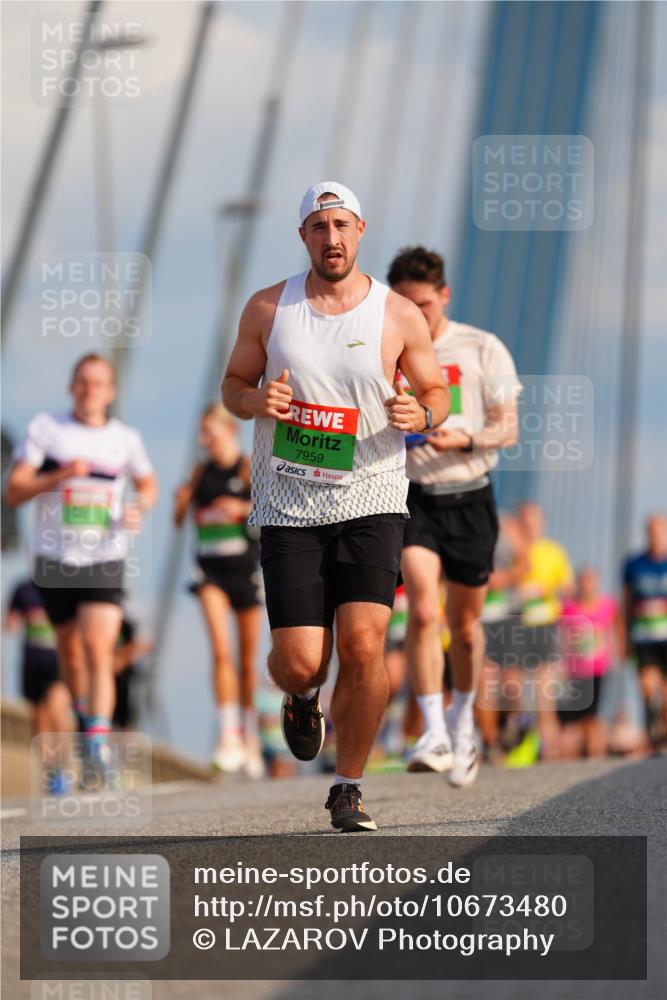 03.10.2026 - Köhlbrandbrückenlauf LAZAROV Photography http://msf.ph/oto/10673480 03.10.2026 15:24:35 Position 1 7959 meine-sportfotos.de