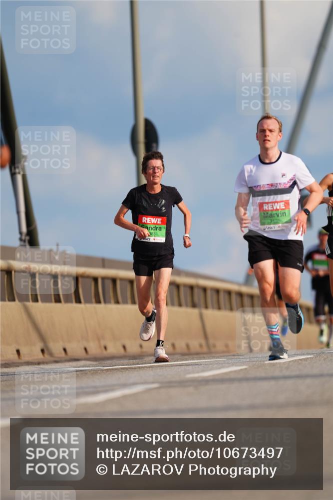 03.10.2026 - Köhlbrandbrückenlauf LAZAROV Photography http://msf.ph/oto/10673497 03.10.2026 15:24:37 Position 1 383, 7135 meine-sportfotos.de
