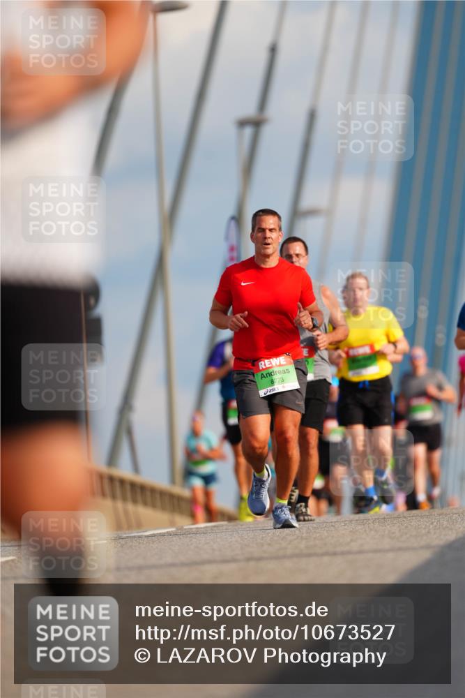 03.10.2026 - Köhlbrandbrückenlauf LAZAROV Photography http://msf.ph/oto/10673527 03.10.2026 15:24:40 Position 1 8273 meine-sportfotos.de
