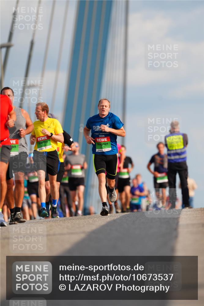 03.10.2026 - Köhlbrandbrückenlauf LAZAROV Photography http://msf.ph/oto/10673537 03.10.2026 15:24:42 Position 1 8350, 0, 14, 2026, 7973 meine-sportfotos.de