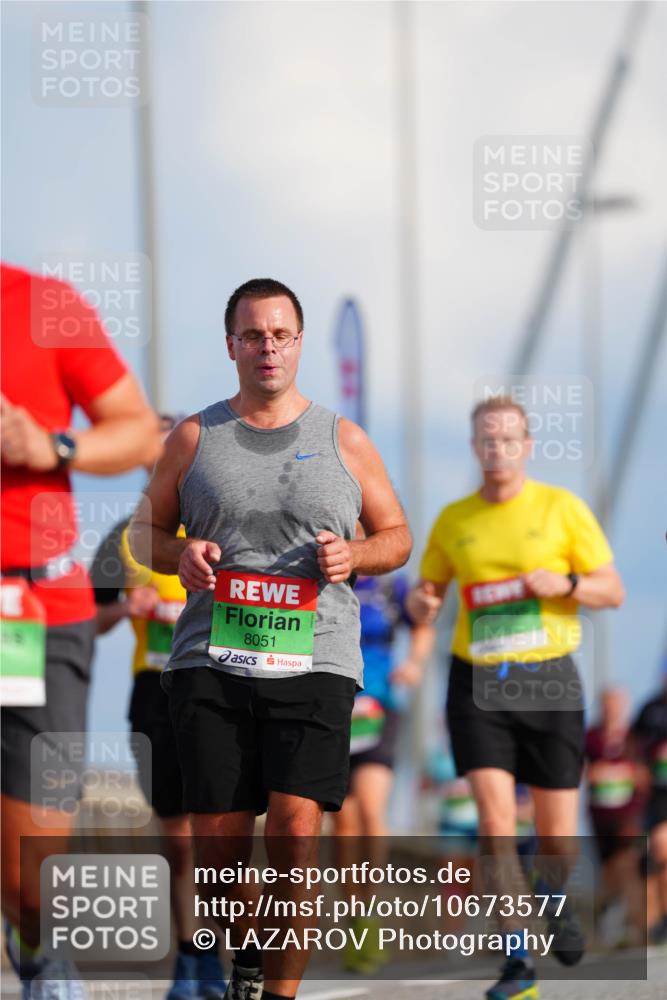 03.10.2026 - Köhlbrandbrückenlauf LAZAROV Photography http://msf.ph/oto/10673577 03.10.2026 15:24:48 Position 1 8051 meine-sportfotos.de