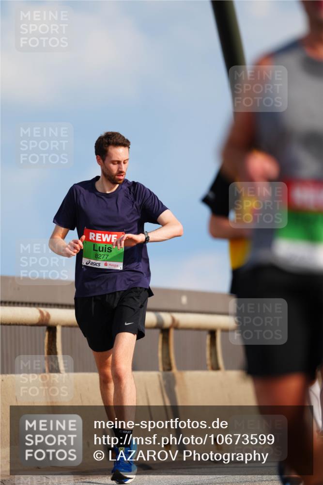 03.10.2026 - Köhlbrandbrückenlauf LAZAROV Photography http://msf.ph/oto/10673599 03.10.2026 15:24:51 Position 1 8277 meine-sportfotos.de