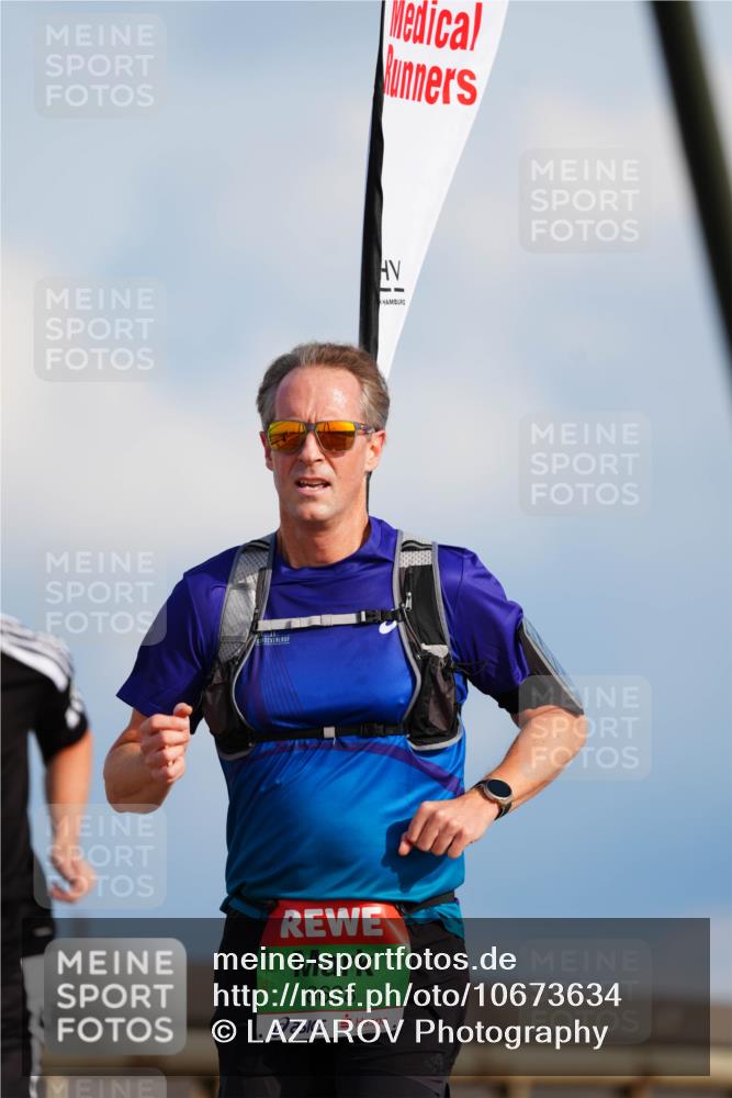 03.10.2026 - Köhlbrandbrückenlauf LAZAROV Photography http://msf.ph/oto/10673634 03.10.2026 15:24:56 Position 1 8628 meine-sportfotos.de