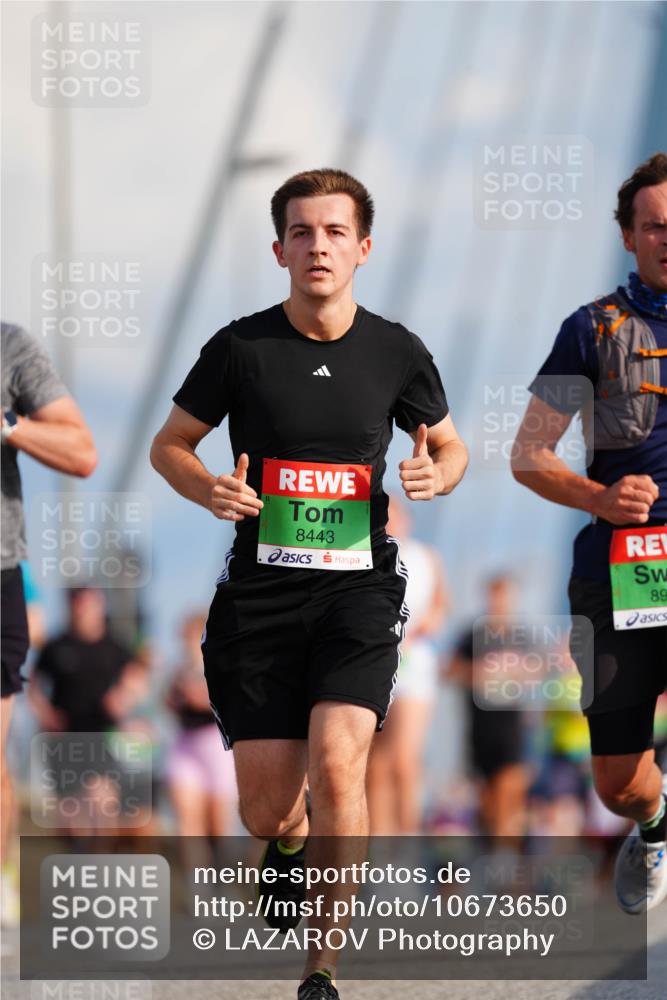 03.10.2026 - Köhlbrandbrückenlauf LAZAROV Photography http://msf.ph/oto/10673650 03.10.2026 15:24:59 Position 1 8443, 89 meine-sportfotos.de