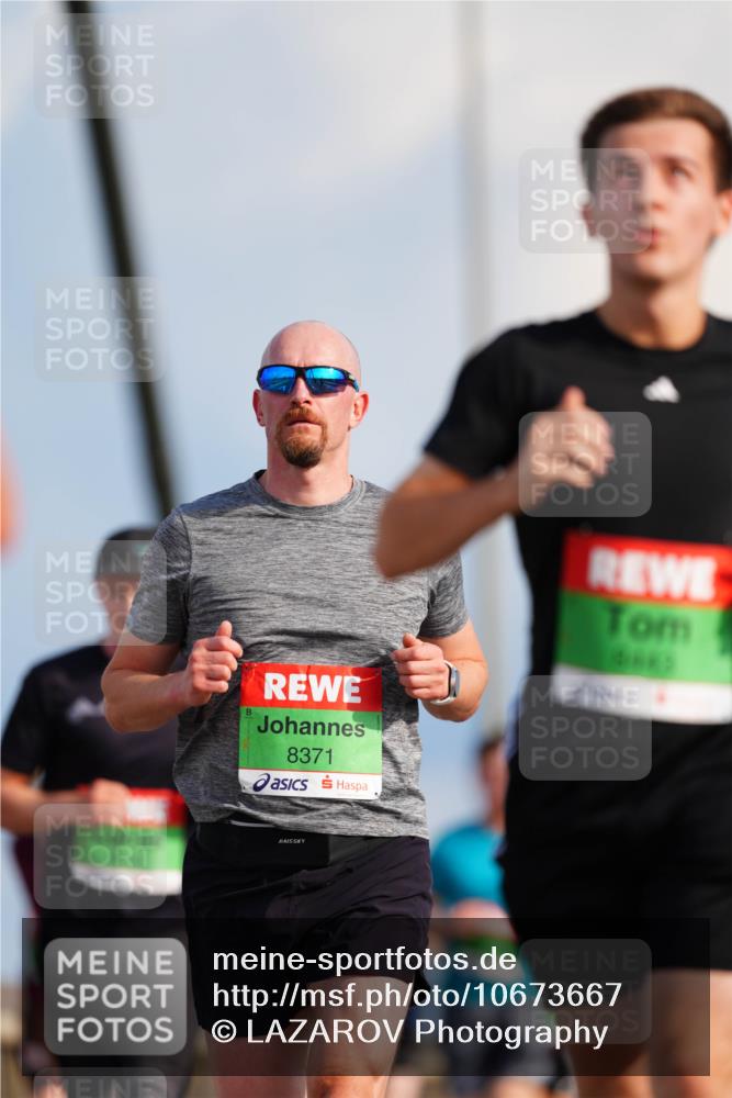 03.10.2026 - Köhlbrandbrückenlauf LAZAROV Photography http://msf.ph/oto/10673667 03.10.2026 15:25:01 Position 1 8371 meine-sportfotos.de