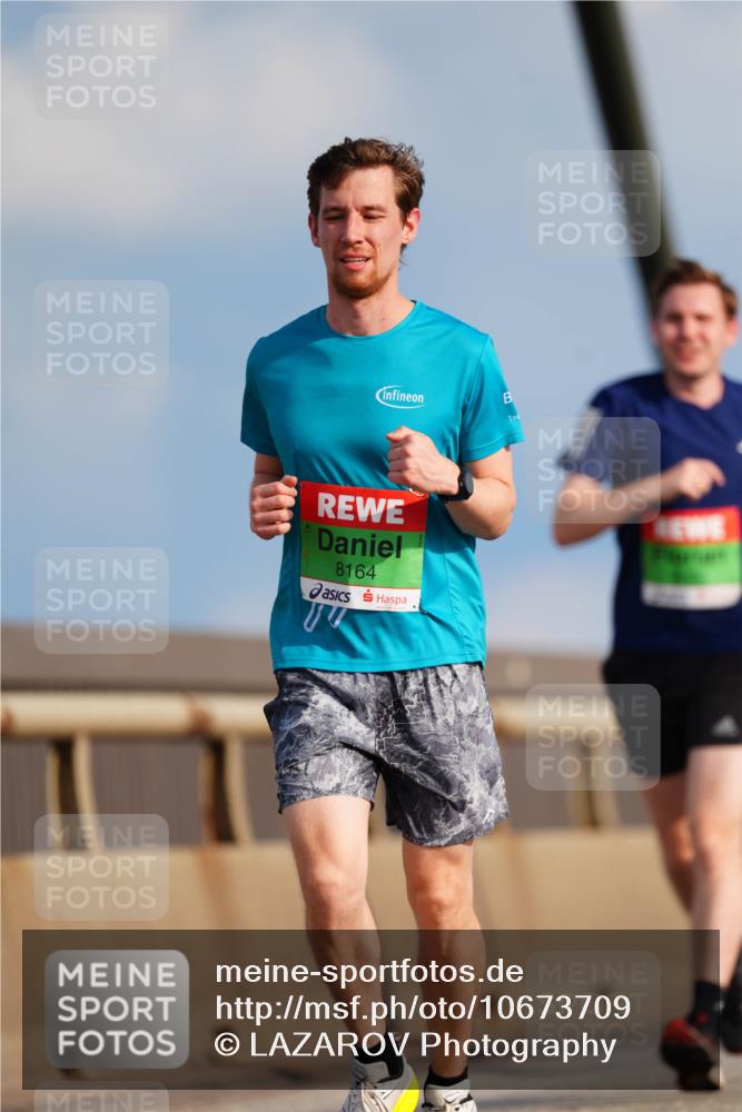 03.10.2026 - Köhlbrandbrückenlauf LAZAROV Photography http://msf.ph/oto/10673709 03.10.2026 15:25:08 Position 1 8164 meine-sportfotos.de