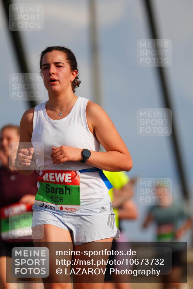03.10.2026 - Köhlbrandbrückenlauf LAZAROV Photography http://msf.ph/oto/10673732 03.10.2026 15:25:10 Position 1 8306 meine-sportfotos.de