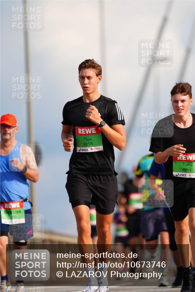 03.10.2026 - Köhlbrandbrückenlauf LAZAROV Photography http://msf.ph/oto/10673746 03.10.2026 15:25:12 Position 1 25, 9810, 9811 meine-sportfotos.de
