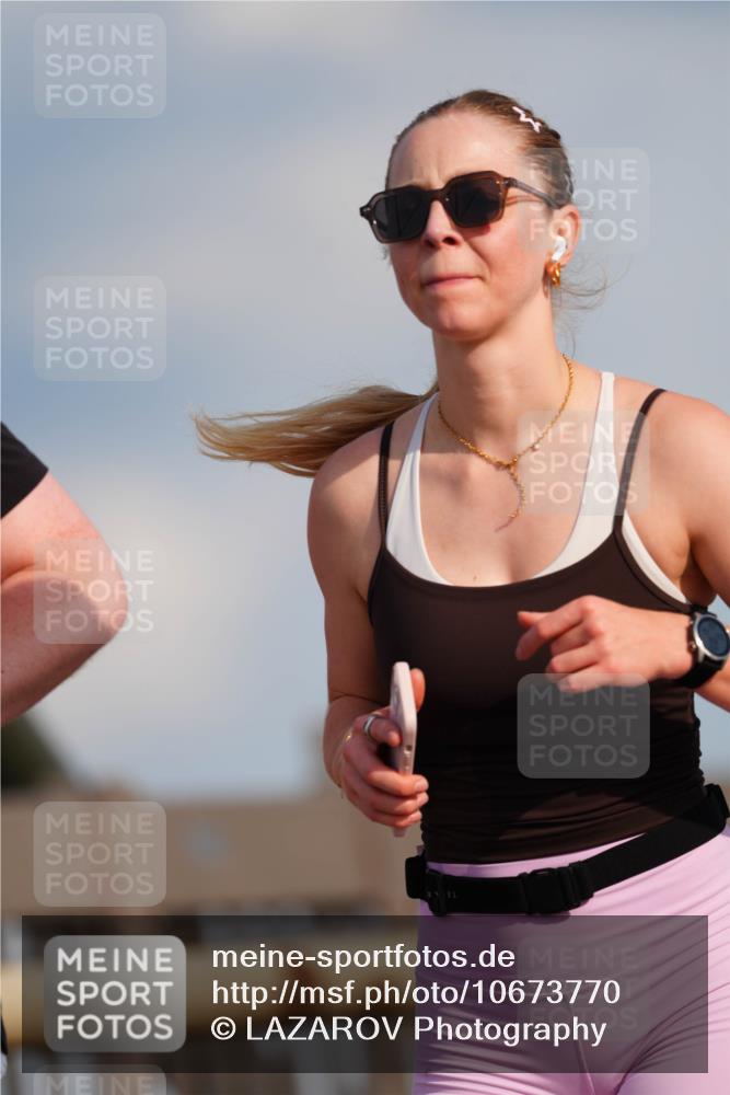 03.10.2026 - Köhlbrandbrückenlauf LAZAROV Photography http://msf.ph/oto/10673770 03.10.2026 15:25:16 Position 1  meine-sportfotos.de