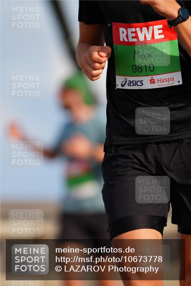 03.10.2026 - Köhlbrandbrückenlauf LAZAROV Photography http://msf.ph/oto/10673778 03.10.2026 15:25:17 Position 1 9810 meine-sportfotos.de
