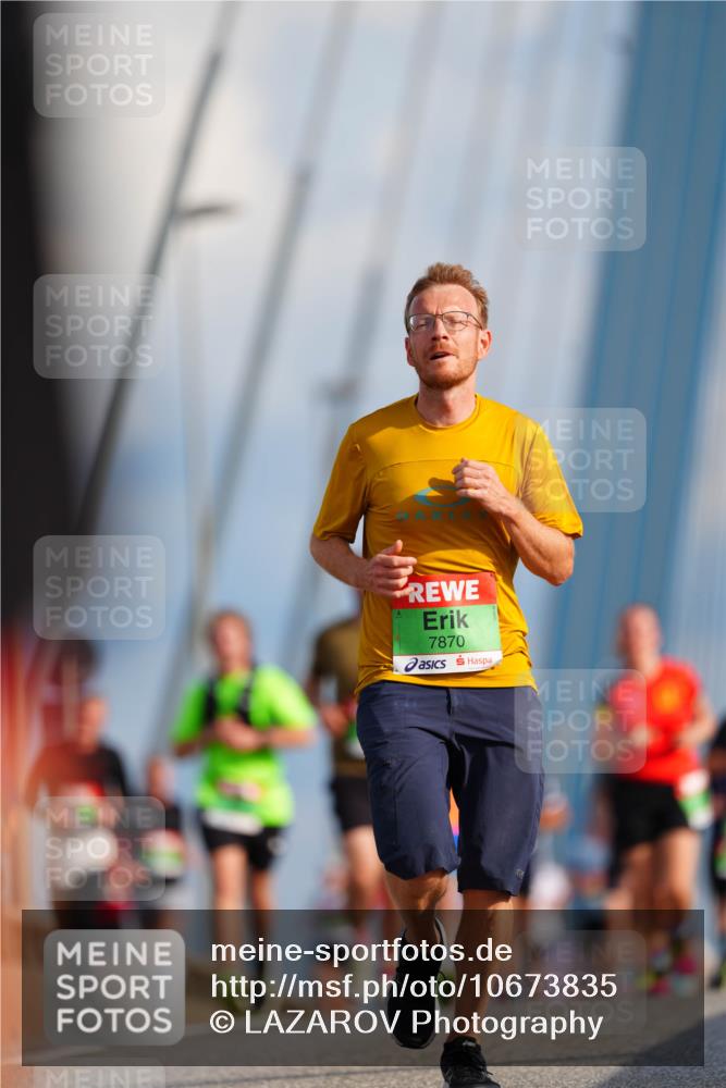 03.10.2026 - Köhlbrandbrückenlauf LAZAROV Photography http://msf.ph/oto/10673835 03.10.2026 15:25:26 Position 1 7870 meine-sportfotos.de
