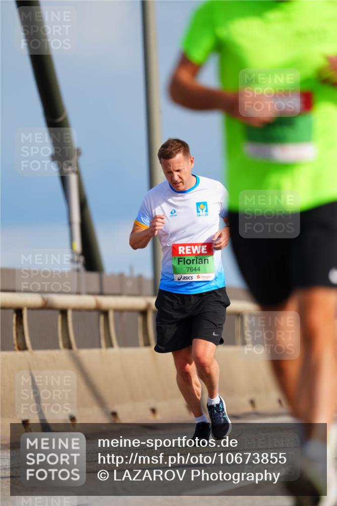 03.10.2026 - Köhlbrandbrückenlauf LAZAROV Photography http://msf.ph/oto/10673855 03.10.2026 15:25:28 Position 1 7644 meine-sportfotos.de