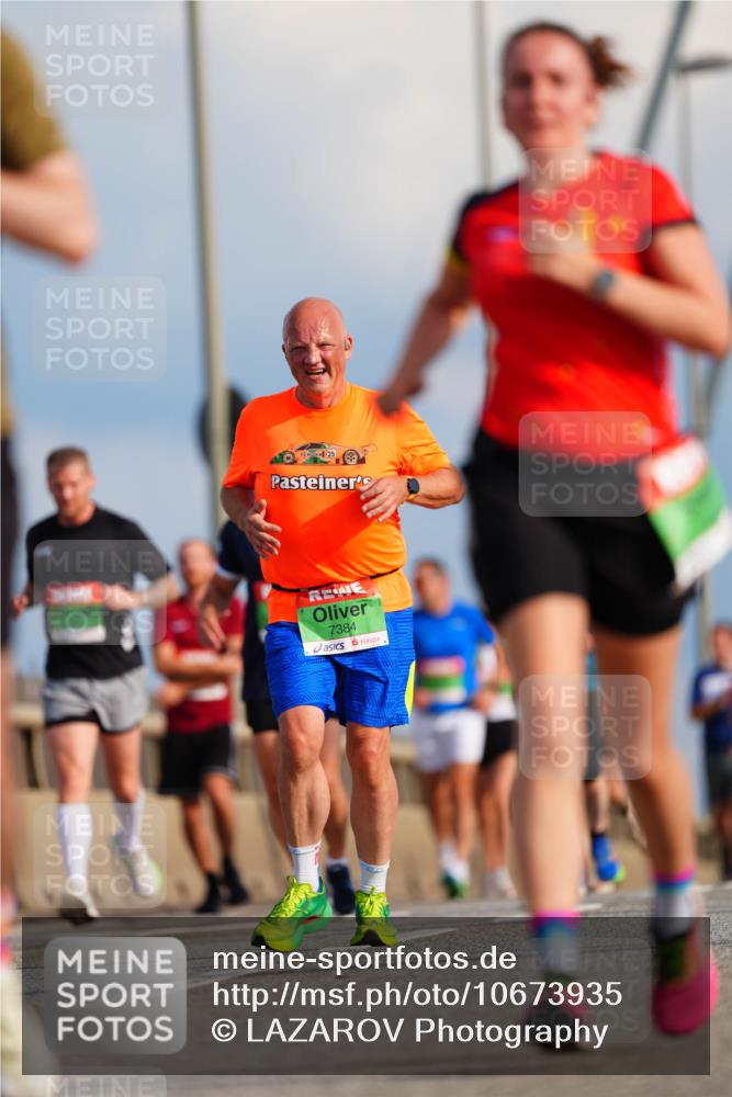03.10.2026 - Köhlbrandbrückenlauf LAZAROV Photography http://msf.ph/oto/10673935 03.10.2026 15:25:36 Position 1 7384 meine-sportfotos.de