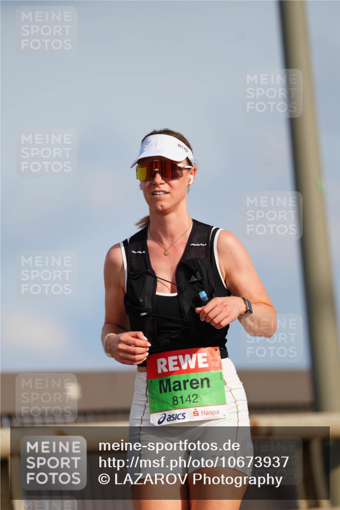 03.10.2026 - Köhlbrandbrückenlauf LAZAROV Photography http://msf.ph/oto/10673937 03.10.2026 15:25:37 Position 1 8142, 71 meine-sportfotos.de