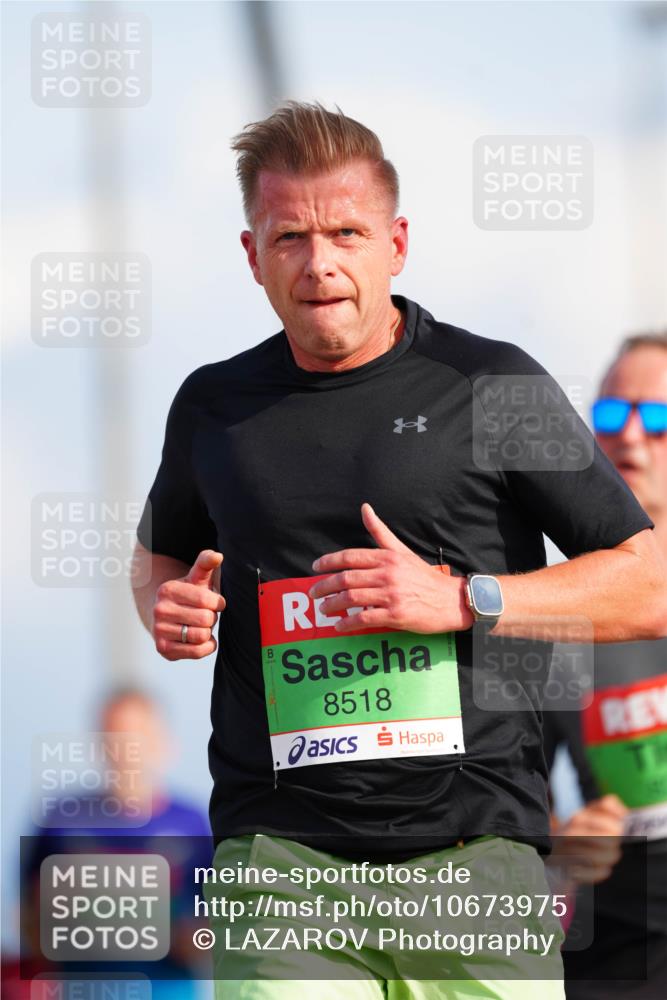 03.10.2026 - Köhlbrandbrückenlauf LAZAROV Photography http://msf.ph/oto/10673975 03.10.2026 15:25:43 Position 1 8518 meine-sportfotos.de