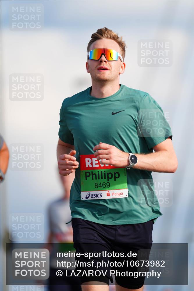 03.10.2026 - Köhlbrandbrückenlauf LAZAROV Photography http://msf.ph/oto/10673982 03.10.2026 15:25:44 Position 1 8469 meine-sportfotos.de
