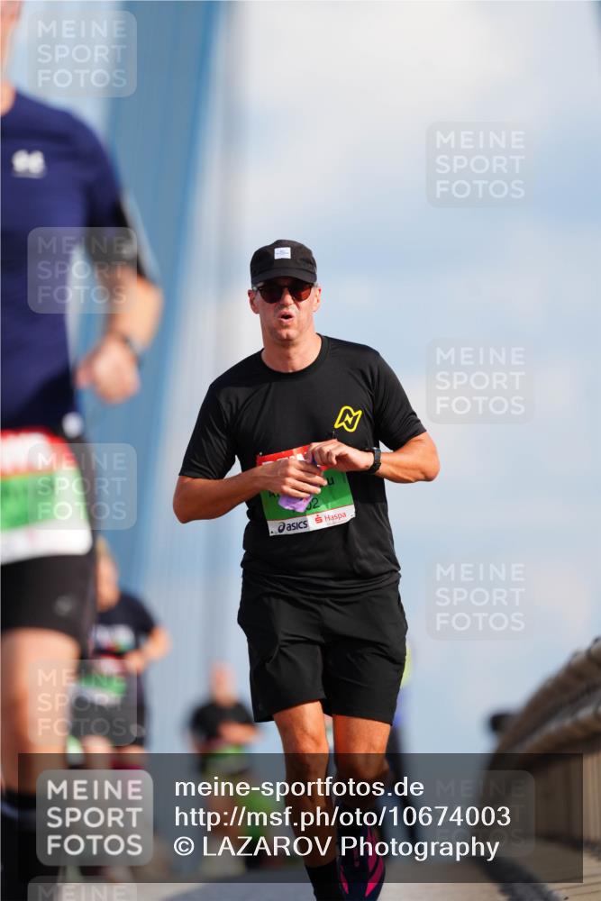 03.10.2026 - Köhlbrandbrückenlauf LAZAROV Photography http://msf.ph/oto/10674003 03.10.2026 15:25:48 Position 1 2 meine-sportfotos.de