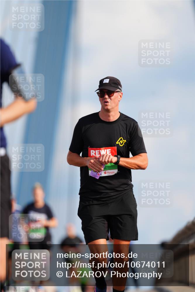 03.10.2026 - Köhlbrandbrückenlauf LAZAROV Photography http://msf.ph/oto/10674011 03.10.2026 15:25:49 Position 1  meine-sportfotos.de