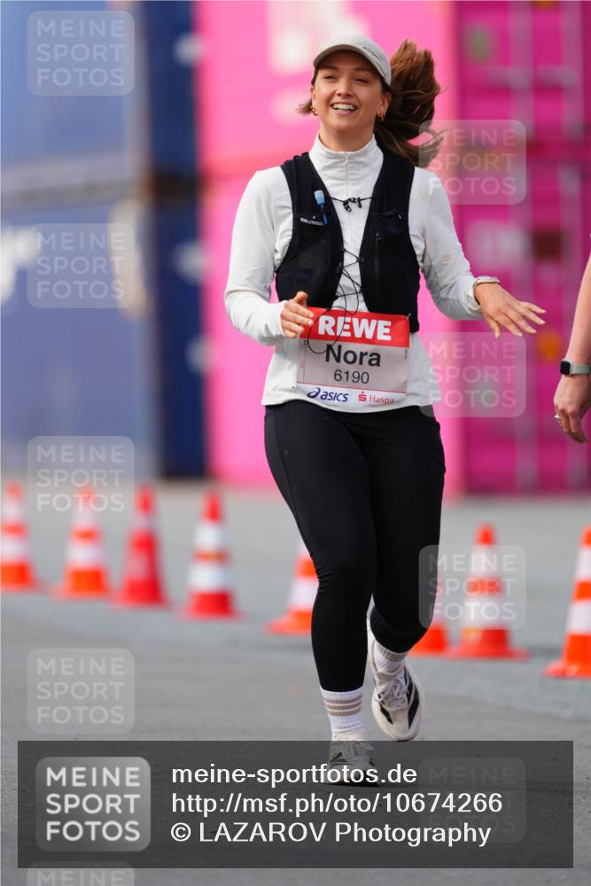 03.10.2026 - Köhlbrandbrückenlauf LAZAROV Photography http://msf.ph/oto/10674266 03.10.2026 13:53:23 Ziel 6190, 4666, 5404, 6190, 6353 meine-sportfotos.de
