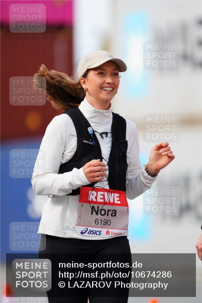 03.10.2026 - Köhlbrandbrückenlauf LAZAROV Photography http://msf.ph/oto/10674286 03.10.2026 13:53:26 Ziel 6190, 4666, 4854, 5404, 6190, 6353 meine-sportfotos.de