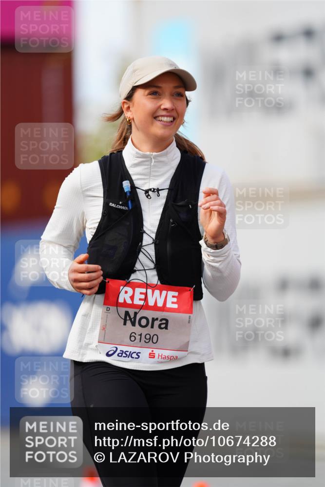 03.10.2026 - Köhlbrandbrückenlauf LAZAROV Photography http://msf.ph/oto/10674288 03.10.2026 13:53:27 Ziel 6190, 4854, 5404, 6190, 6353 meine-sportfotos.de