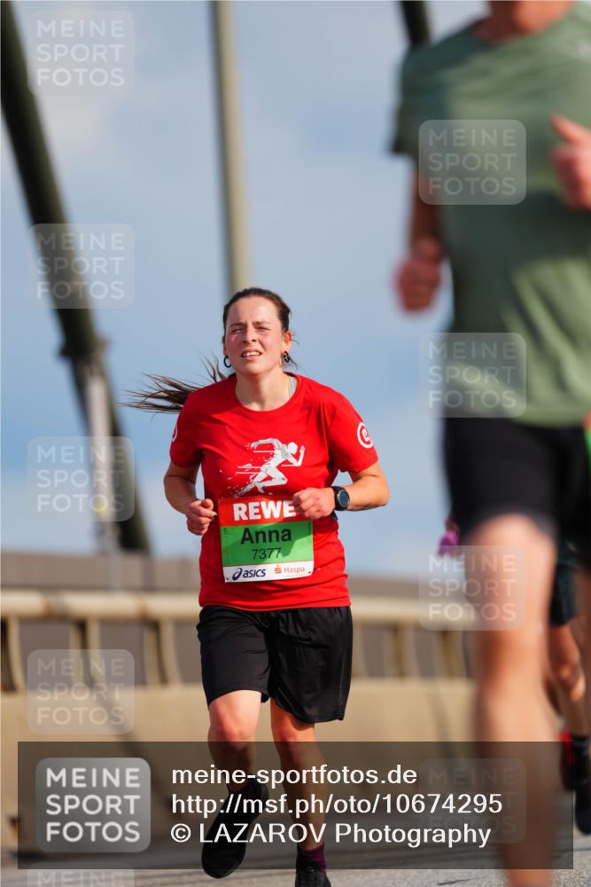 03.10.2026 - Köhlbrandbrückenlauf LAZAROV Photography http://msf.ph/oto/10674295 03.10.2026 15:26:31 Position 1 7377 meine-sportfotos.de